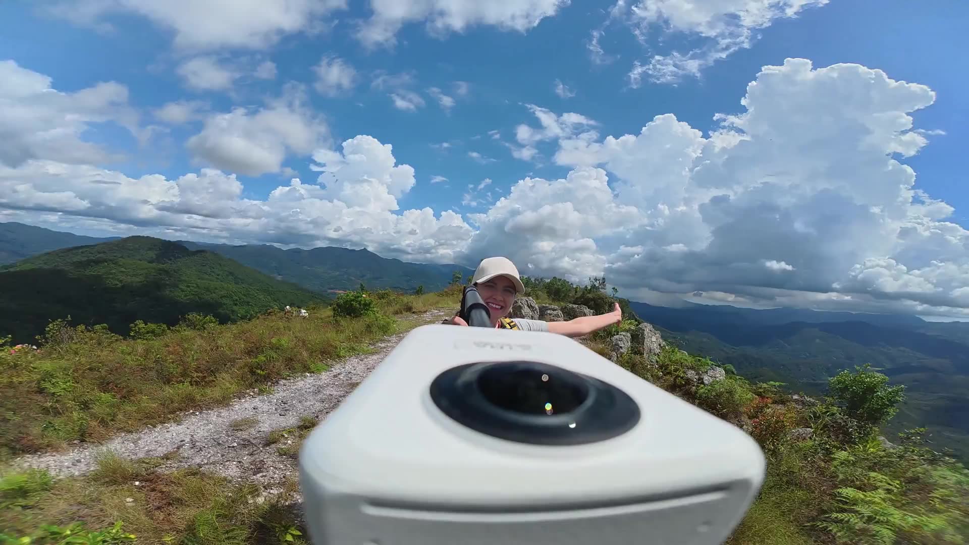 INVISIBLE SELFIE STICK - Third-Person Views, Without The Crew